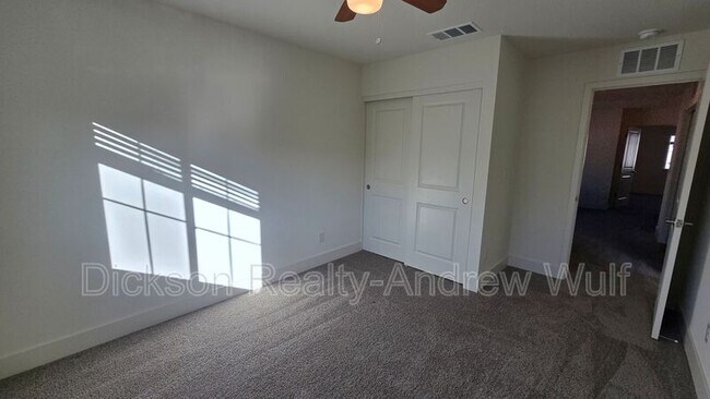 Building Photo - 4119 Scenic Dr