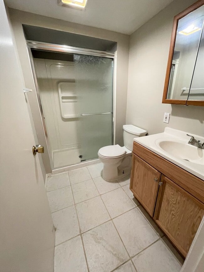Building Photo - SINGLE FAMILY LOCATED IN MANCHESTER, off 1...