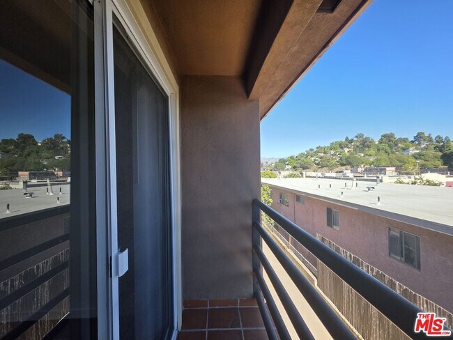 Building Photo - 2241 Branden St