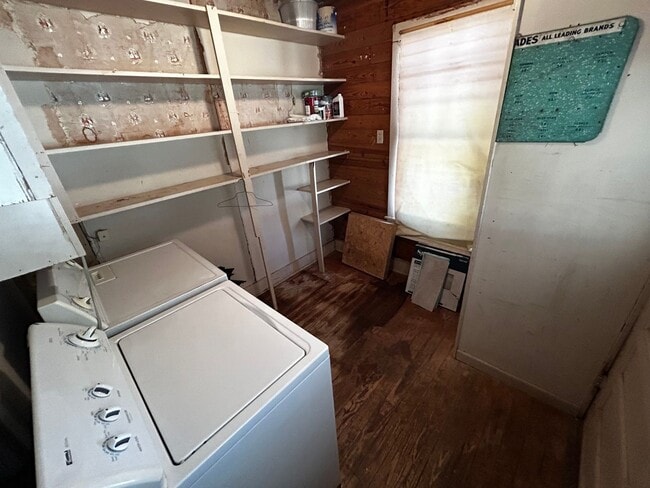 Building Photo - 826 E N 15th St