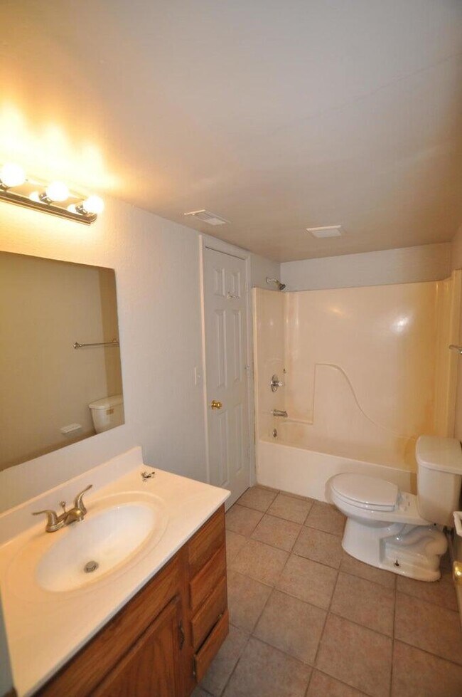 Building Photo - 4103 W Bethany Dr