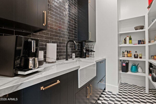 Building Photo - 5309 N 33rd St