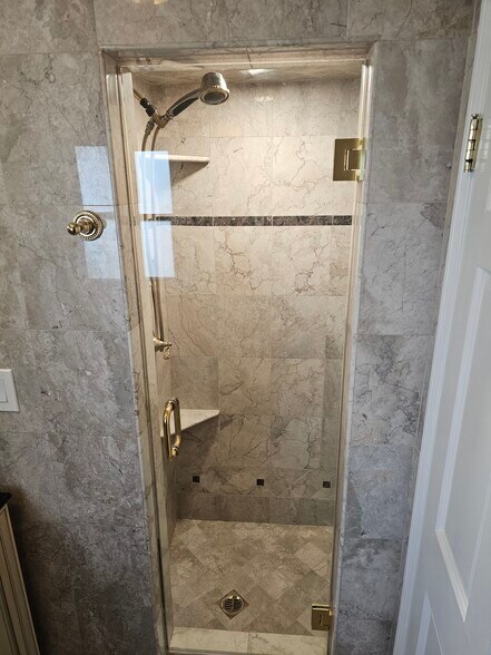 Building Photo - 3250 Lowry Rd