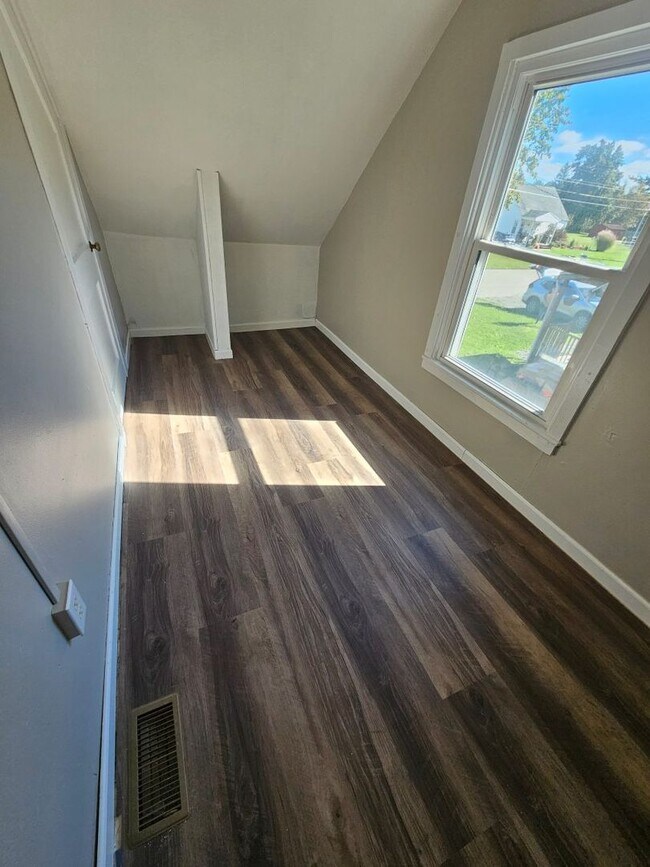 Newley Renovated 3 Bedroom 1150 Sherman Ave Elmira NY 14904