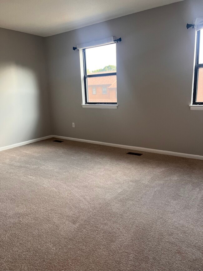 Building Photo - 108 Cedar Knolls Dr