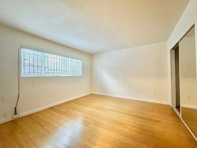 Building Photo - 23 Thornton Ave