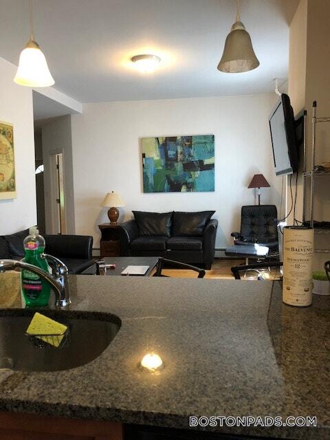 Building Photo - 38 Newton St