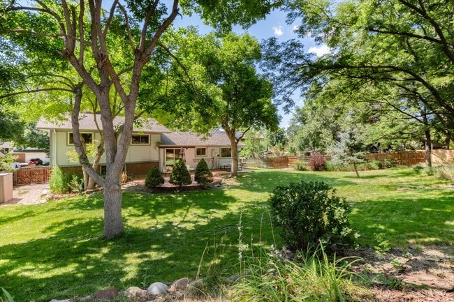 Building Photo - 7426 S Quince Ct
