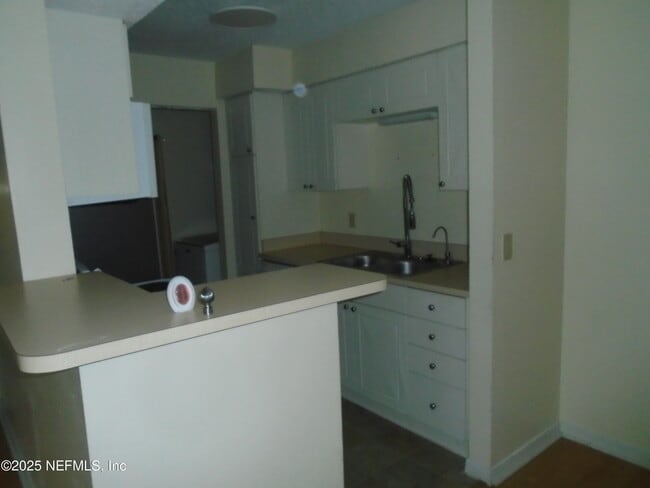 Building Photo - 10200 Belle Rive Blvd