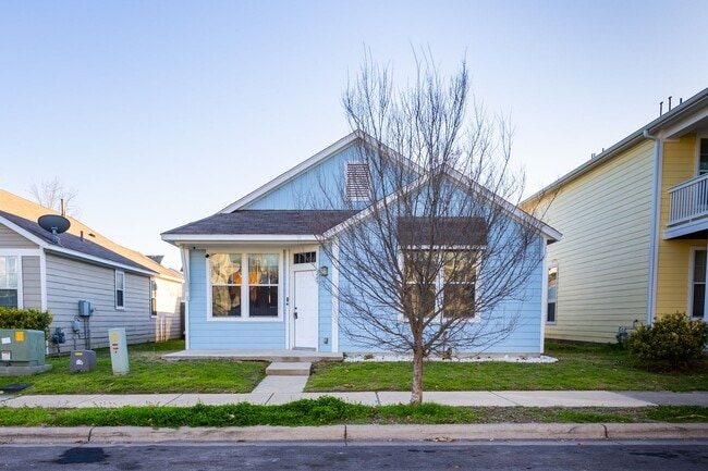 Primary Photo - 3 bed 2 bathroom