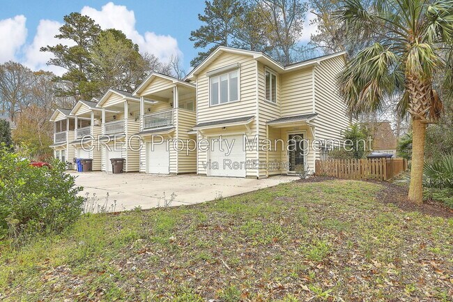Building Photo - 2882 Mackenzie Ct