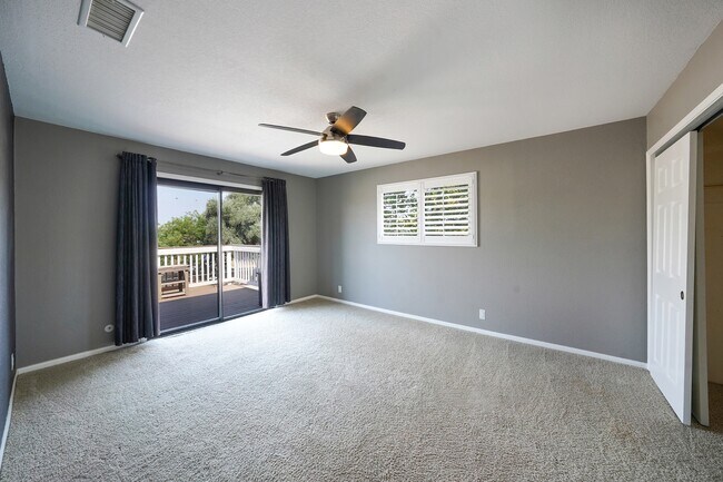 Building Photo - 1465 Barnett Rd