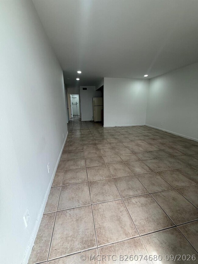 Building Photo - 5744 NW 27th Ct
