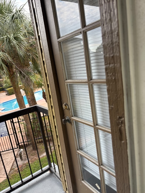 Building Photo - 1908 Lake Atriums Cir