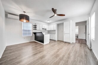 Building Photo - 1710 Shelby St