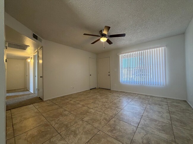 Building Photo - 3Bed 1 Bath Peoria House