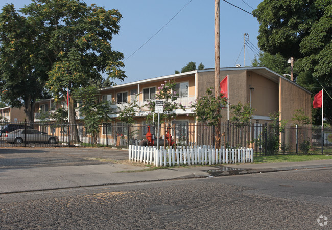 Primary Photo - Northern Suncrest Apartments