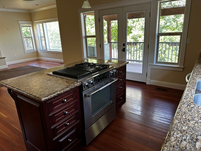 Building Photo - 449 Park Ridge Pl