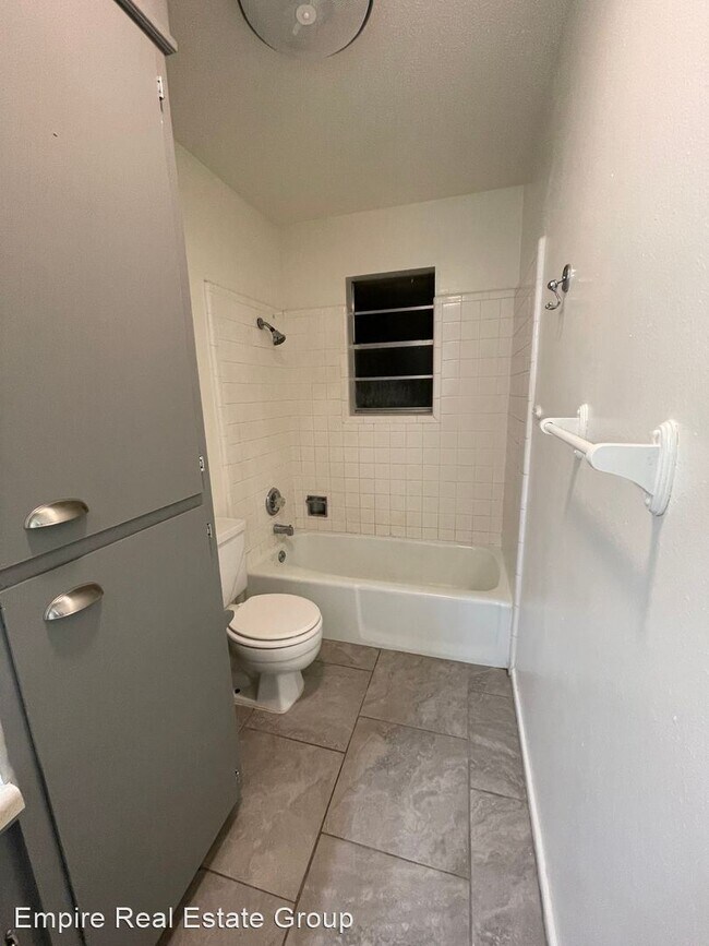 Building Photo - 2 br, 1 bath House - 602 E. Sunset Dr