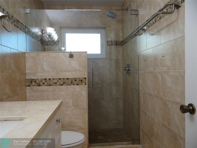 Building Photo - 4036 Eastridge Cir