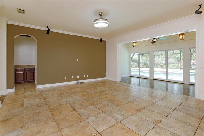 Building Photo - 13932 Florigold Dr