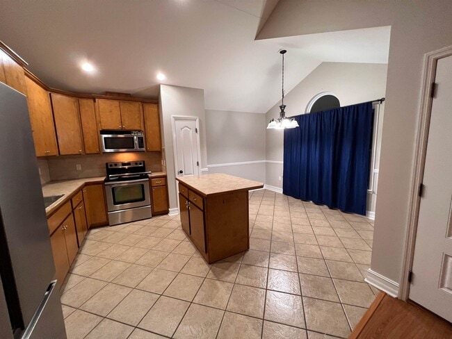 Building Photo - 37 Cochise St
