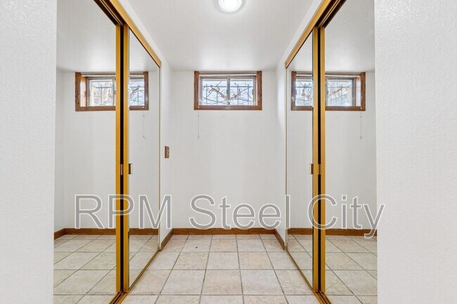 Building Photo - 1529 Alexander Cir