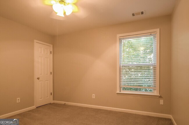 Building Photo - 6419 Stonelake Pl SW