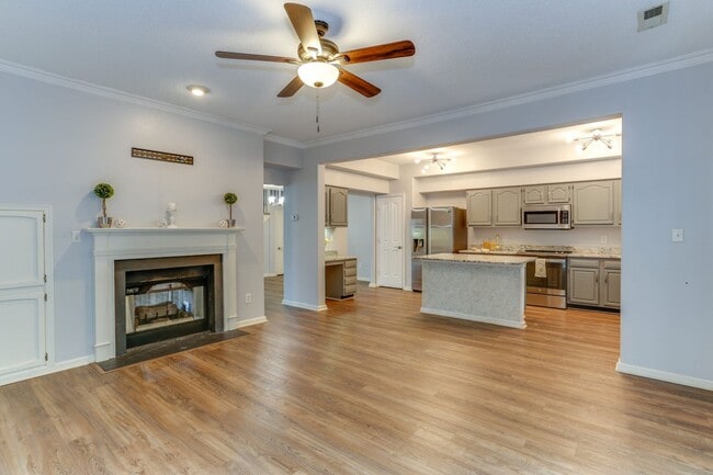 Building Photo - 119 Brassie Dr