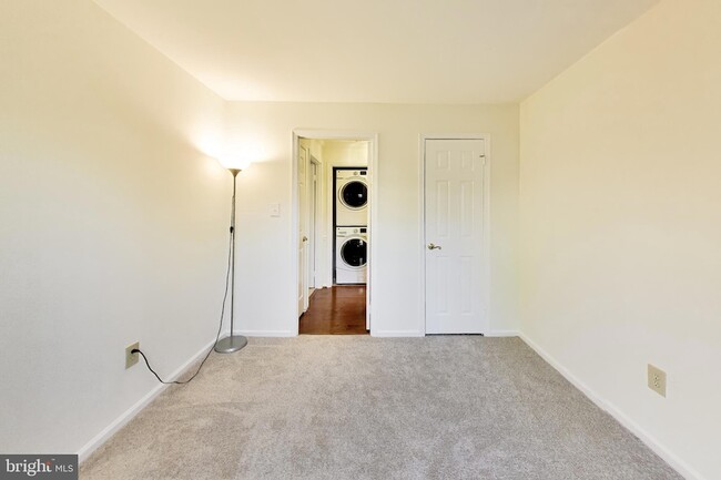 Building Photo - 5707 Brewer House Cir