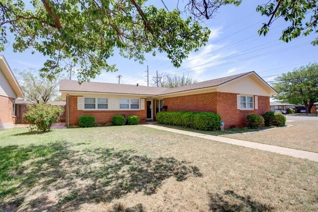 Primary Photo - Close to TTU and LCU