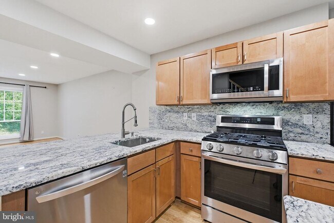 Building Photo - 1513 N Van Dorn St