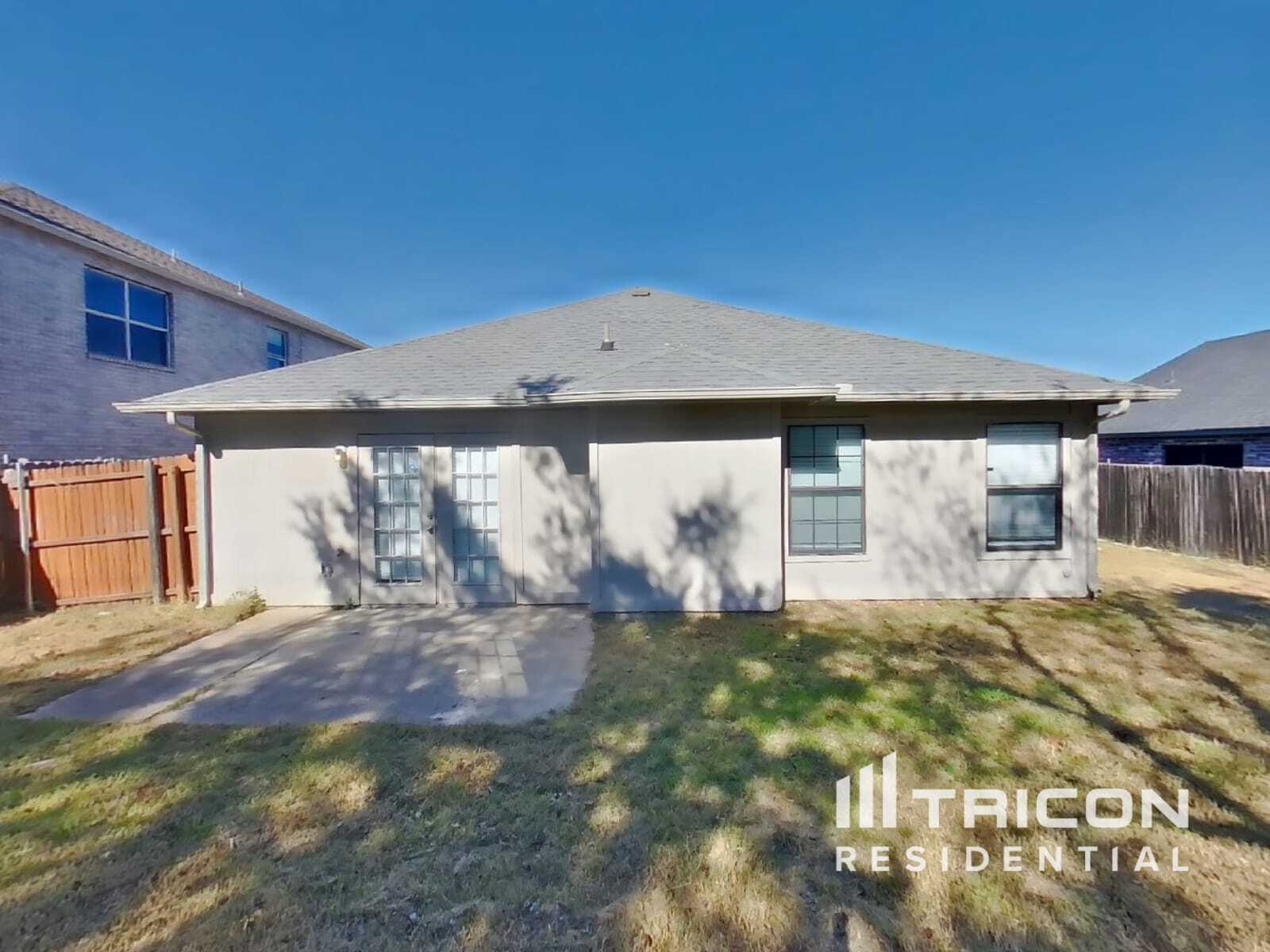 Building Photo - 716 King St