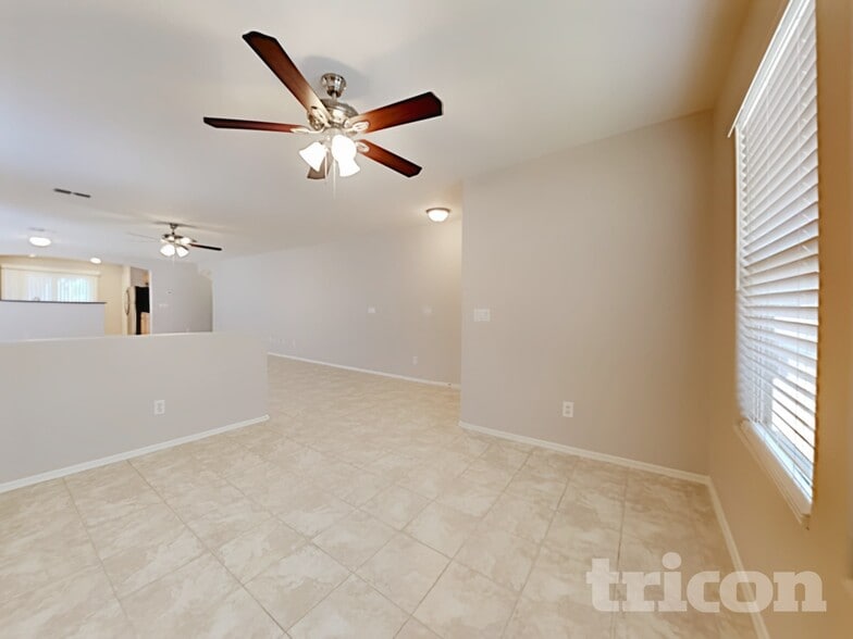 Building Photo - 15456 W Desert Mirage Dr