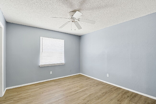 Building Photo - "Charming 3-Bedroom Home in El Paso with Spacious Living Areas – 1251 Sq Ft of Comfort!"