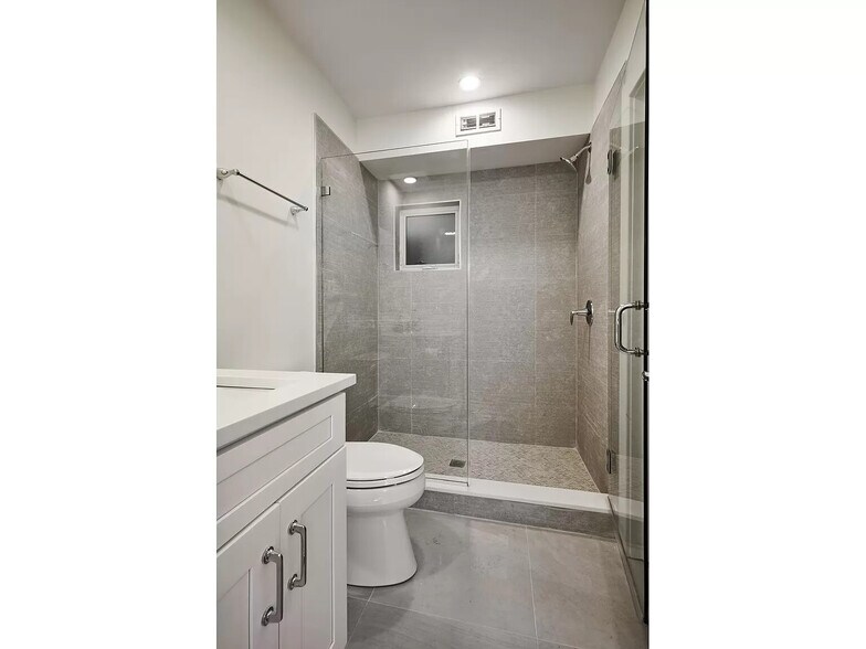 Building Photo - 57 Hurley St