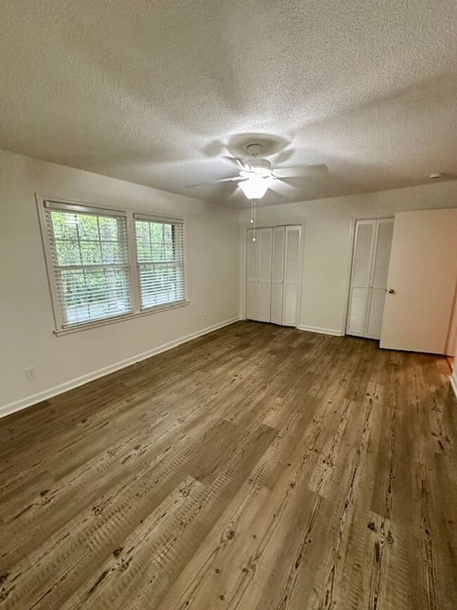Building Photo - Renovated 5BR Home Minutes from Downtown Columbia | Two Full Kitchens + Fenced Yard ~ Available M...