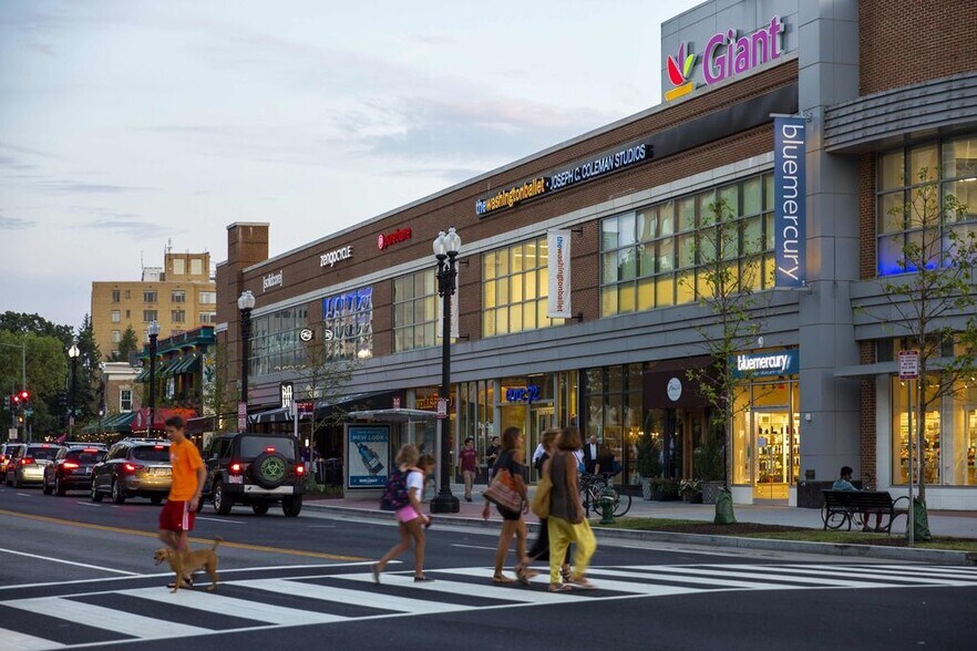Nearby Restaurants - 3880 Rodman Street NW