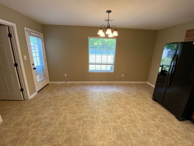 Building Photo - SPRING LAKE ADORABLE HOME with Backyard Fence