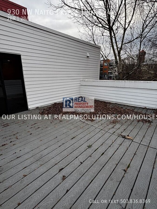 Building Photo - 930 NW Naito Pkwy