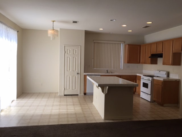 Building Photo - 14560 Chippendale Cir
