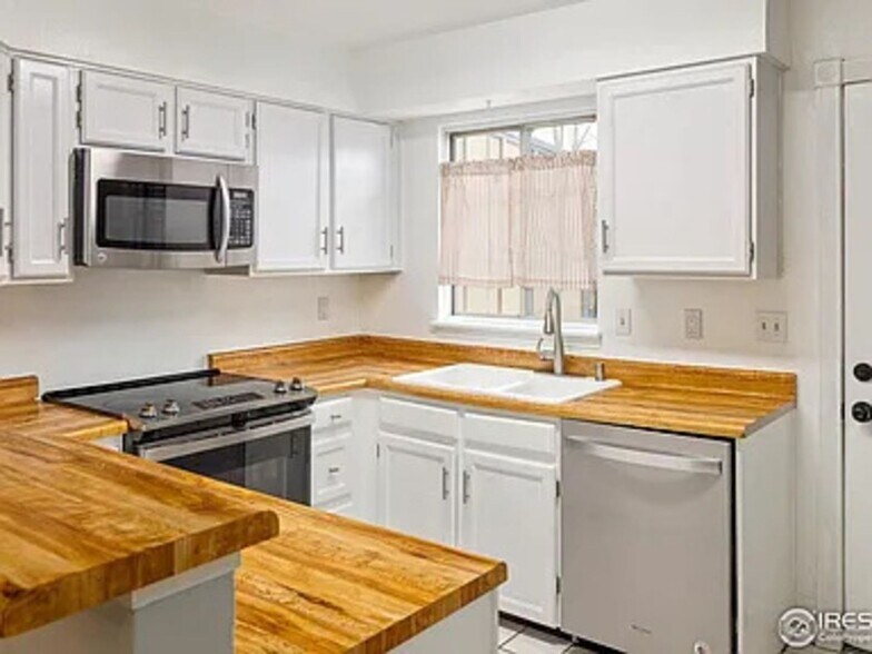 Building Photo - 11951 E Kepner Dr