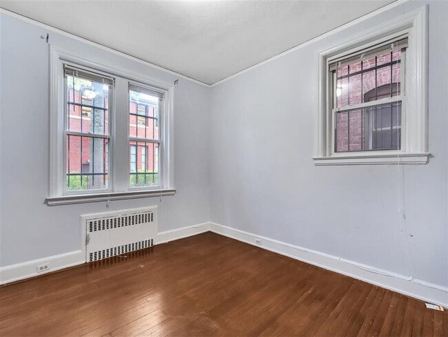 Building Photo - 25 Lynwood Place, #5, #9, 12