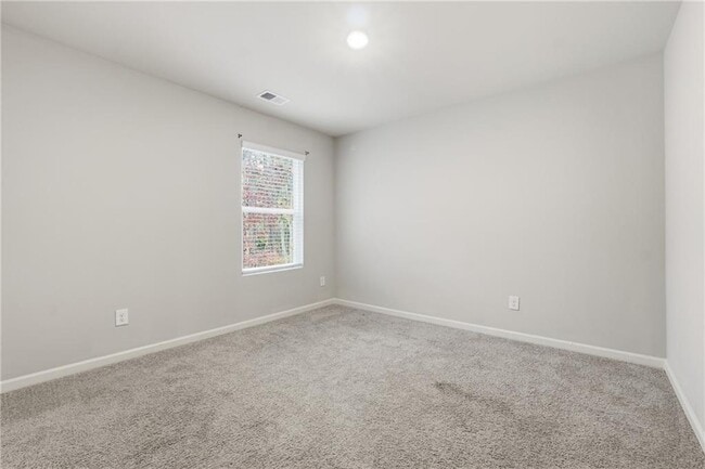 Building Photo - 6615 Bluffview Dr