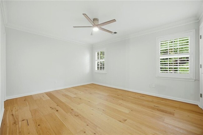 Building Photo - 1390 Tennis Ct Pl