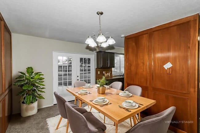 Building Photo - 15310 Meadow Village Dr