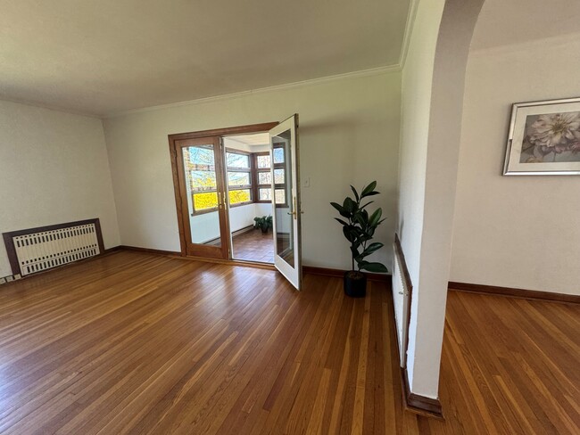 Building Photo - 56 Grandview Pl