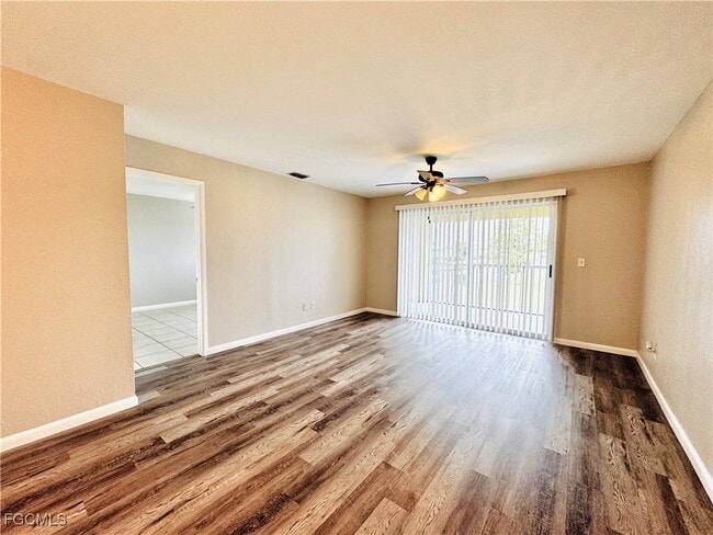 Building Photo - 706 SE 13th Ct