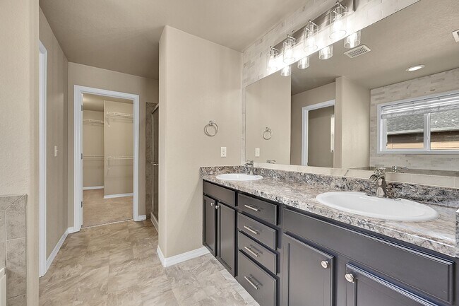 Building Photo - $2,395 - 3-Bed Home with Updated Features ...