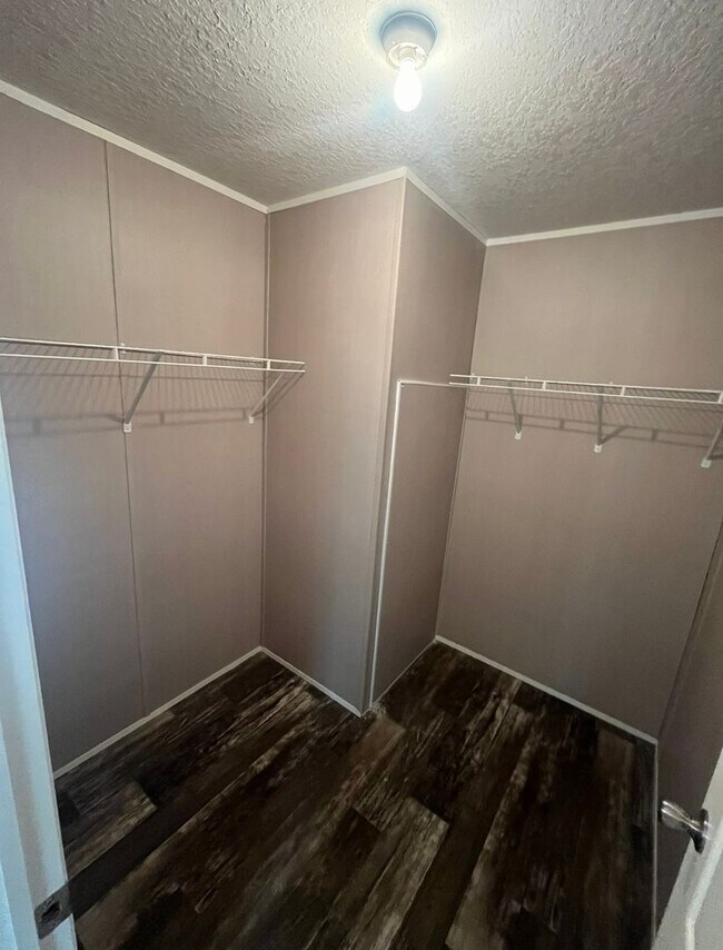 Building Photo - 2 Bed 2 Bath mobile home